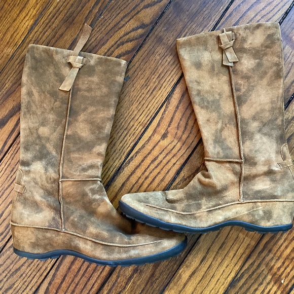 Aquatalia Brown Suede Boots Size 8.5 - Picture 3 of 7